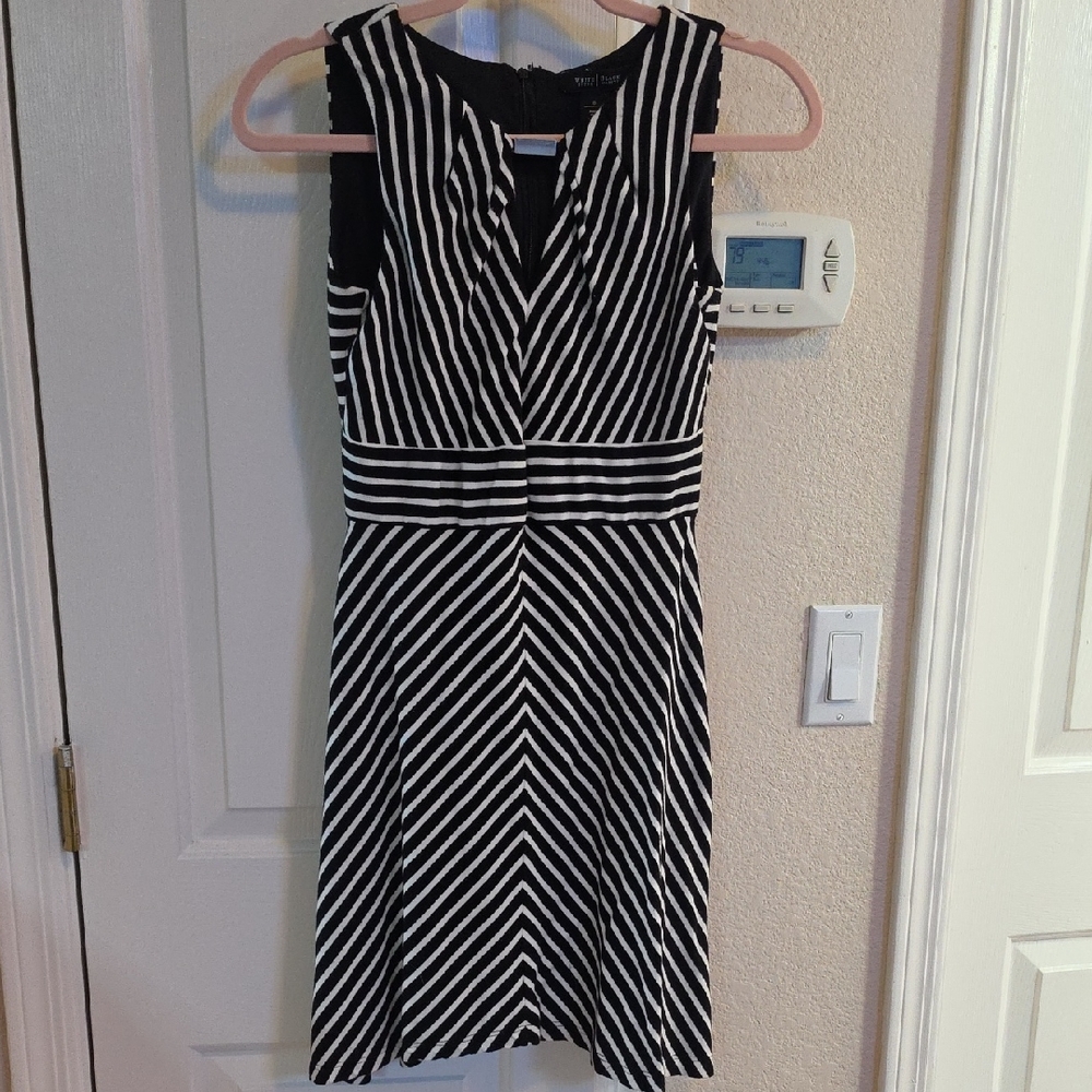WHBM Black & White Striped V-Neck Sleeveless Dress 0